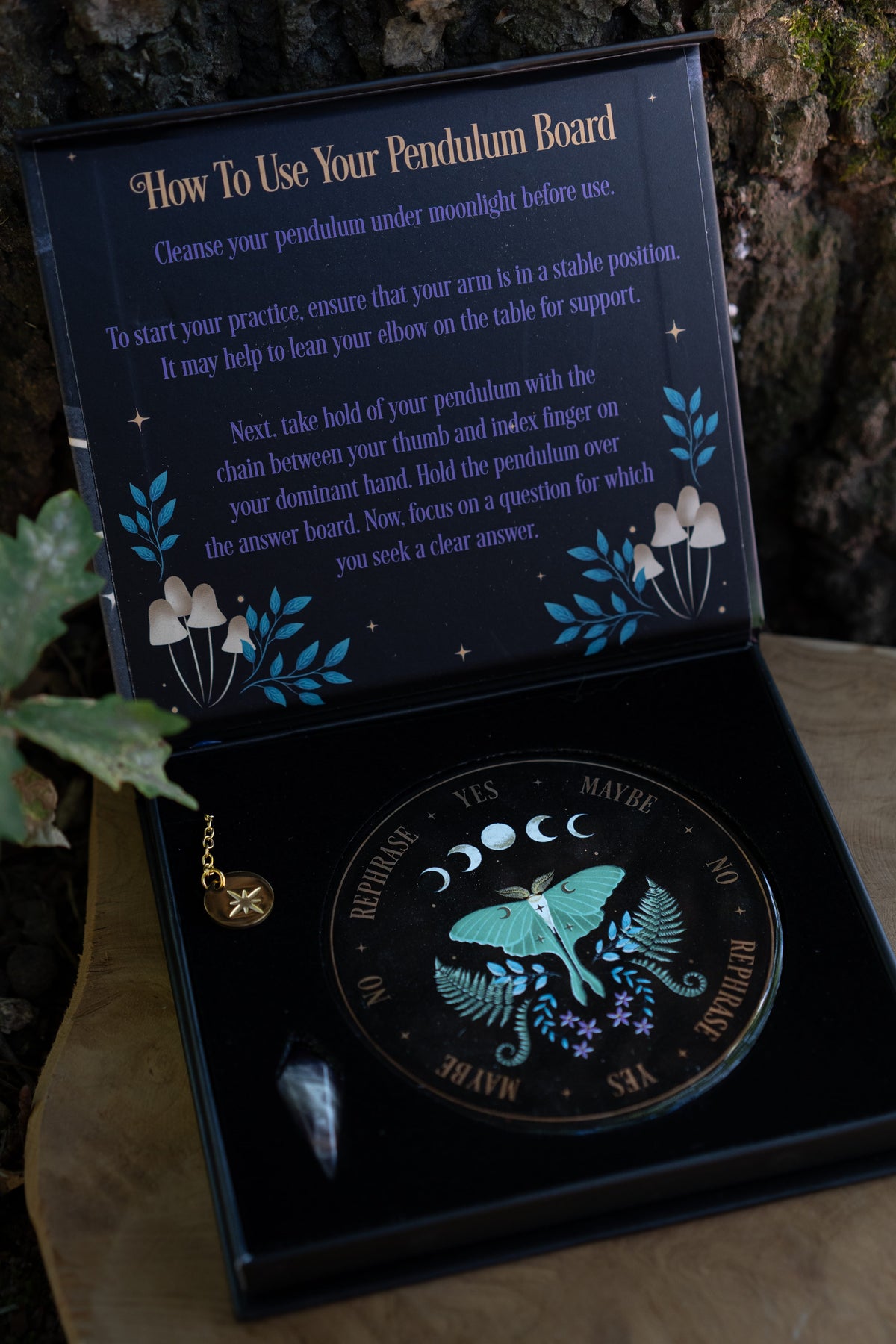 Set de Tablero de Adivinación "Luna Moth" con Péndulo