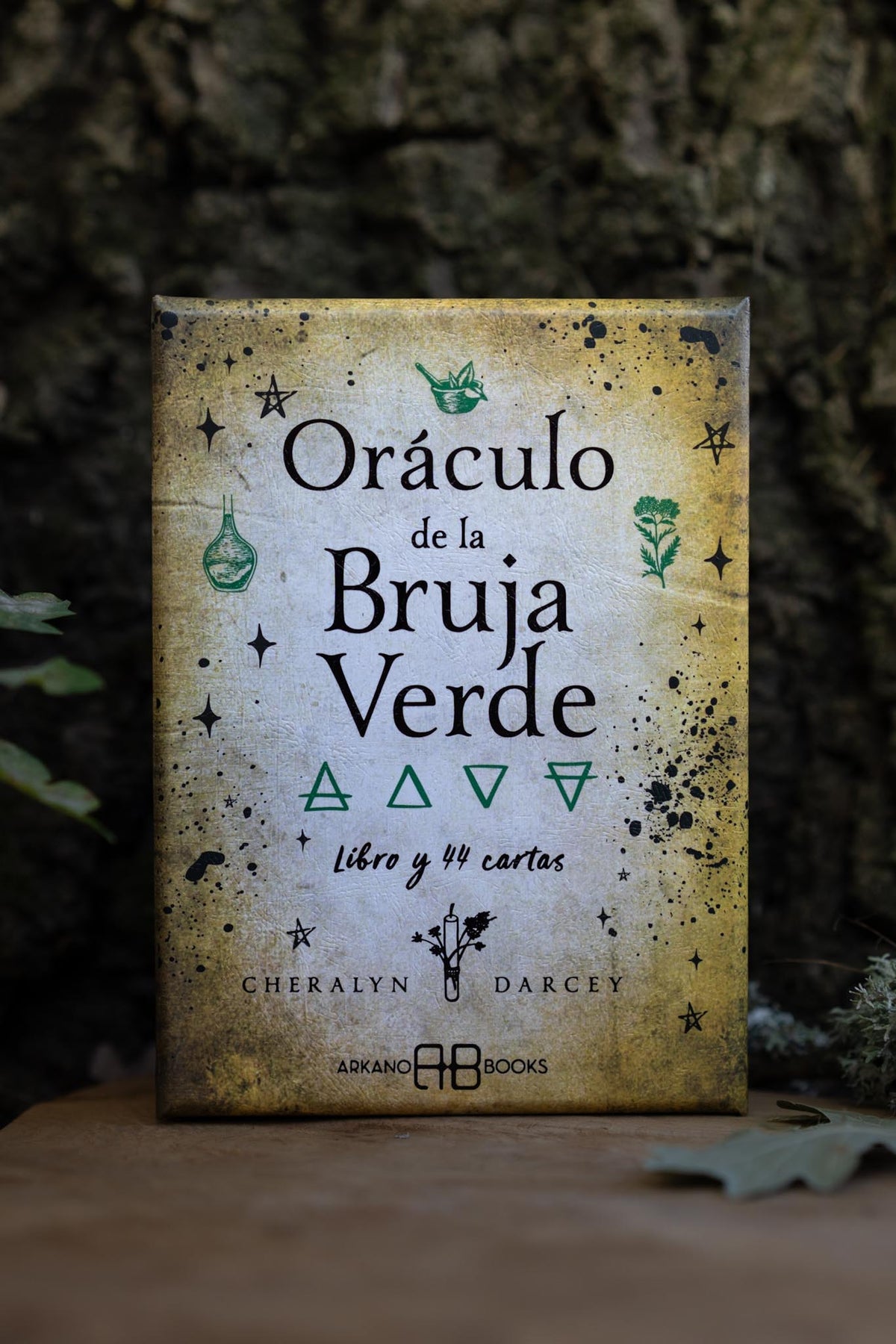 Oráculo de la Bruja Verde - Cheralyn Darcey (44 Cartas + Libro Guía)