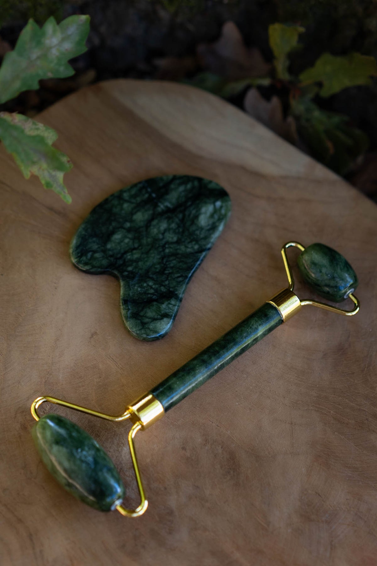 Set Masajeador de Jade | Gua Sha + Doble Rodillo Baño Dorado