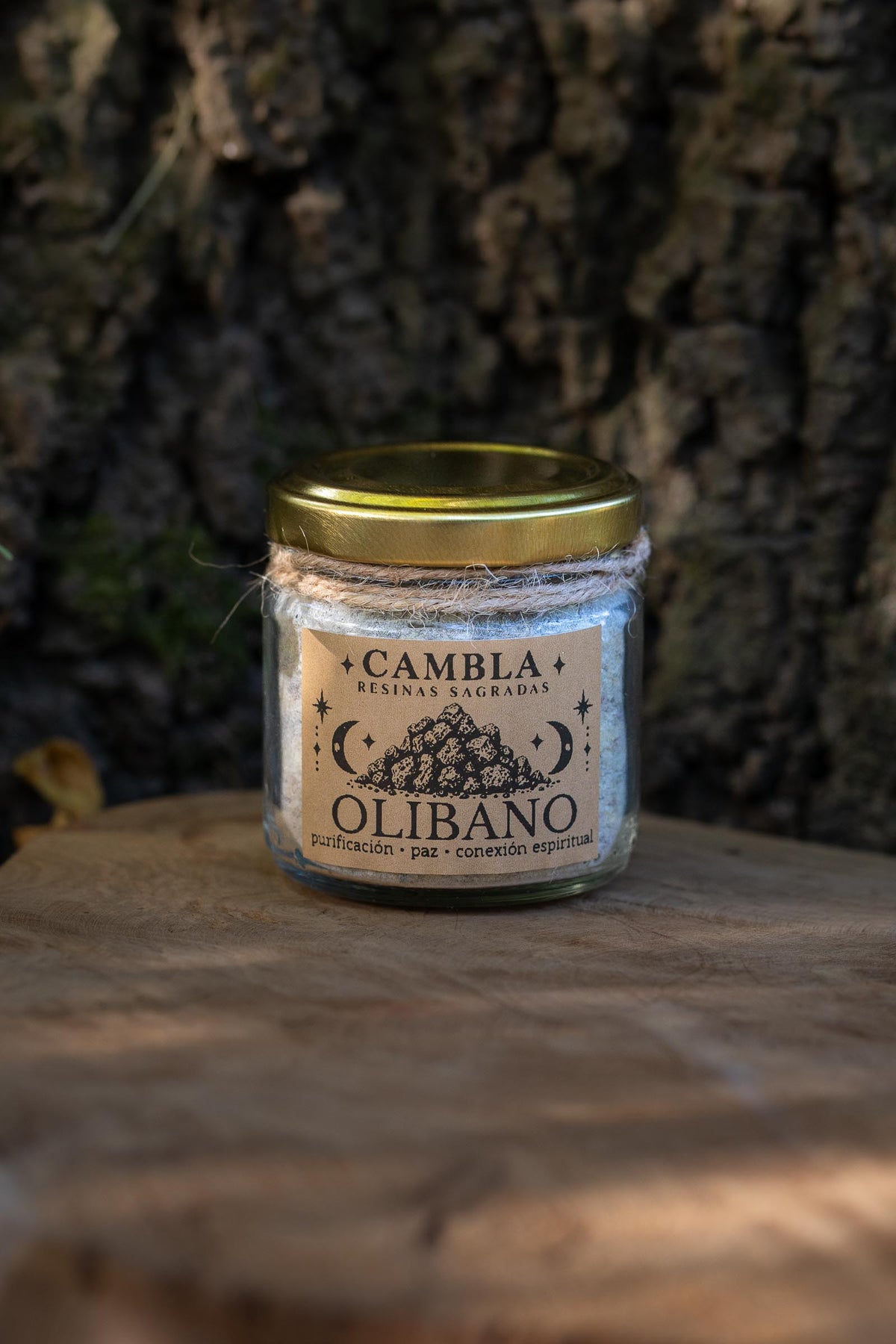 Tarro de olíbano en resina Cambla con tapa dorada y etiqueta de Resinas Sagradas