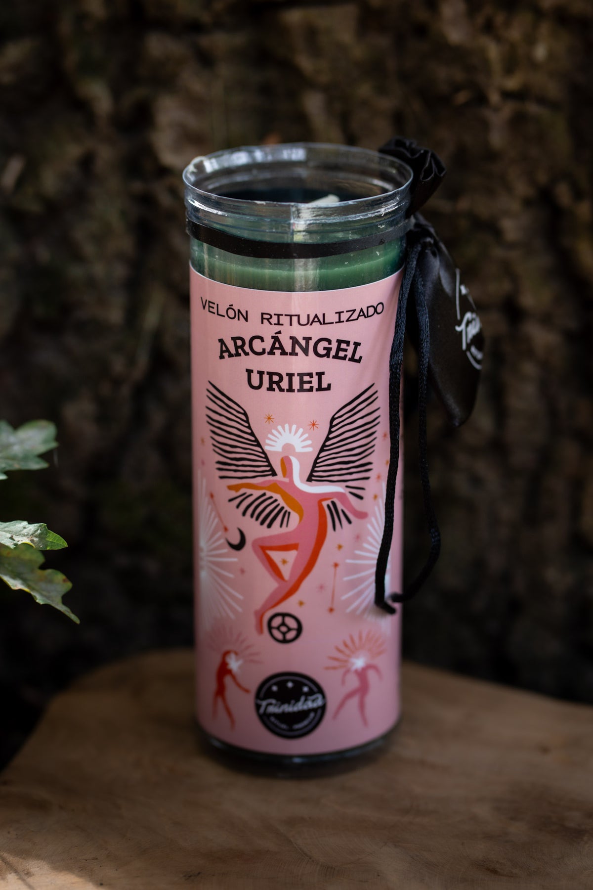 Velón Ritualizado Arcángel Uriel - Verde con figura alada y lazo negro