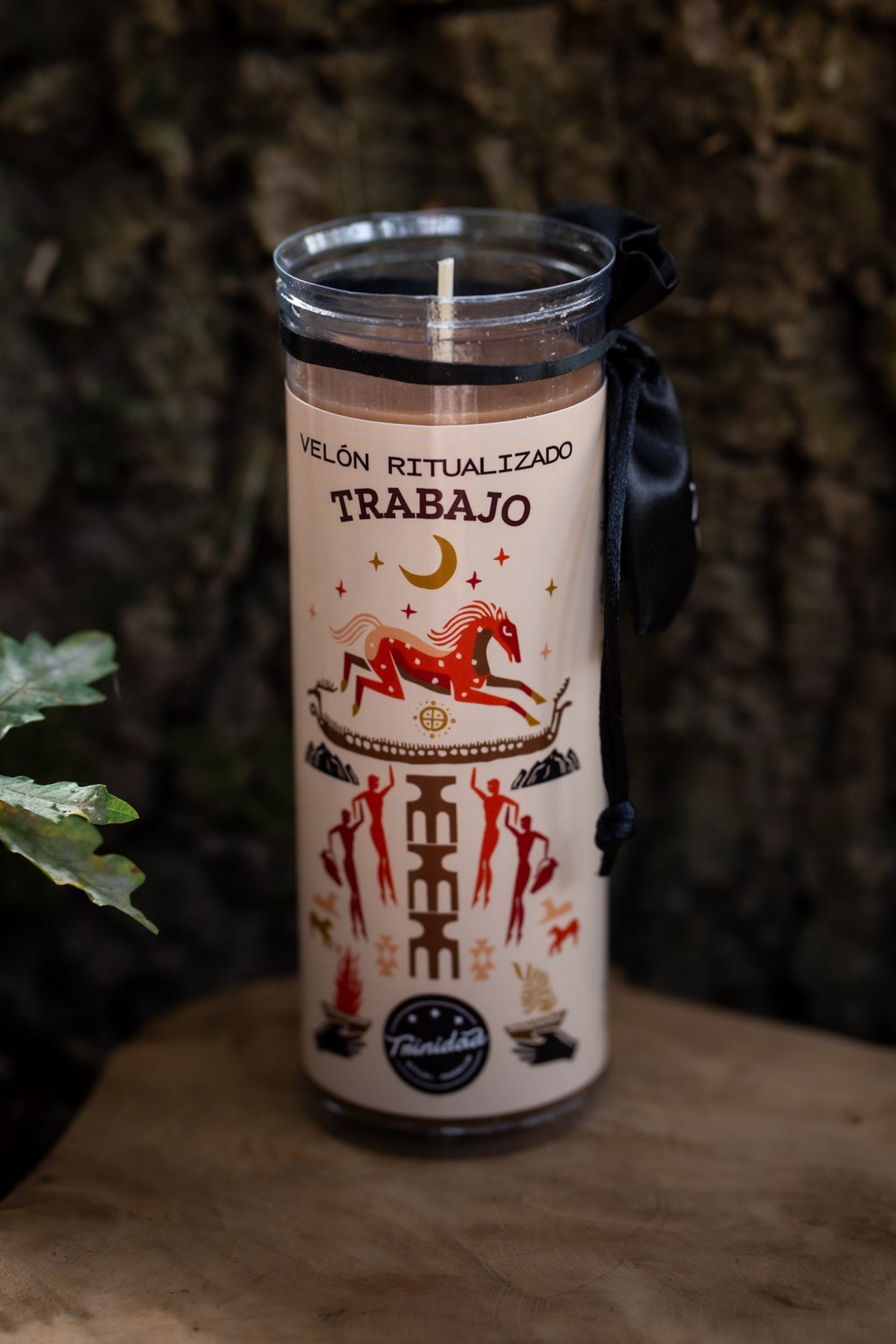 Velón Ritualizado Trabajo - Con caballo rojo al galope bajo luna creciente y bolsita negra